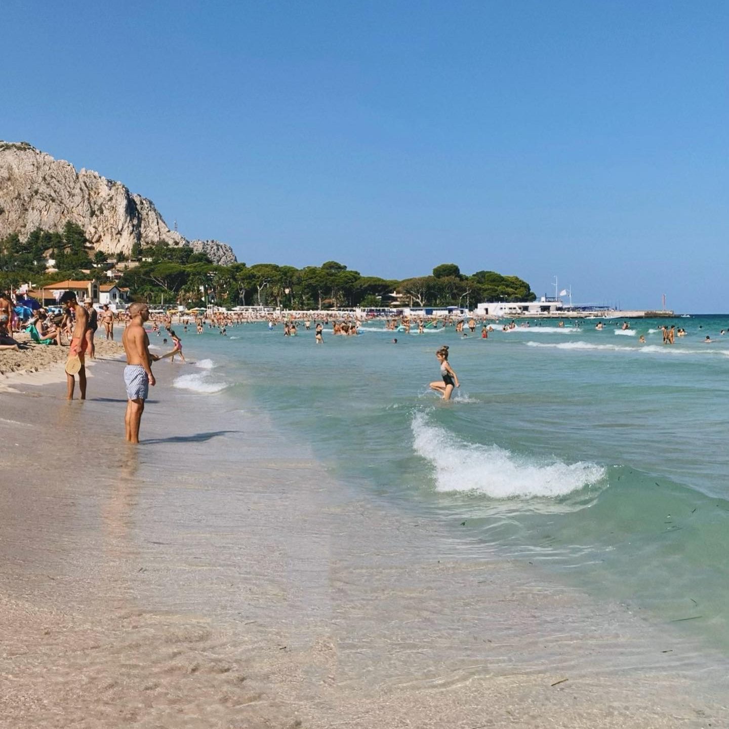 mondello beach palermo