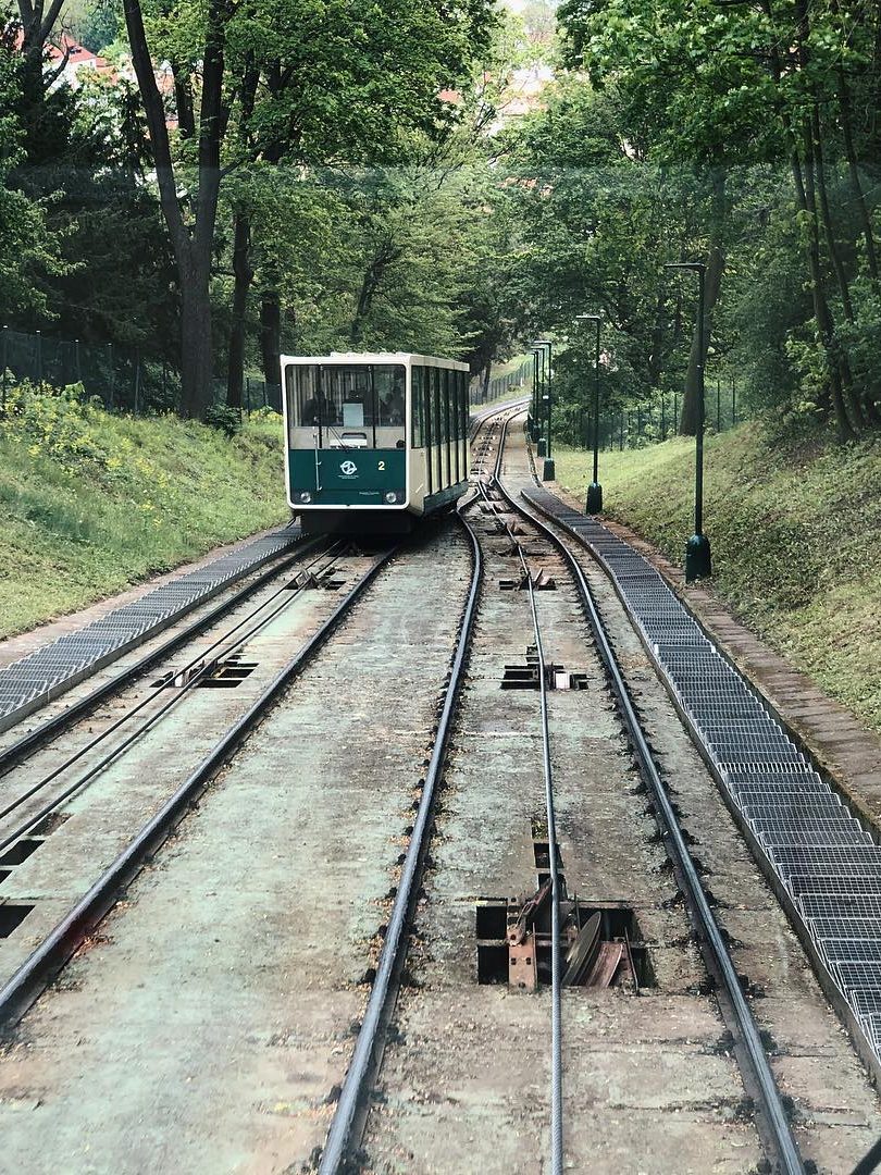 openbaar vervoer praag kabelbaan