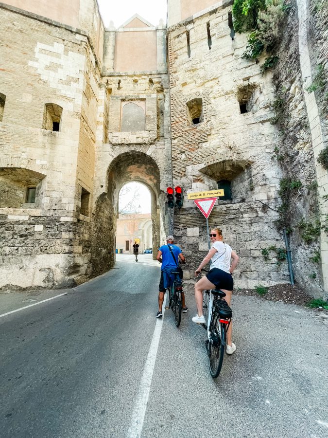 kasteel cagliari fietstour met gids