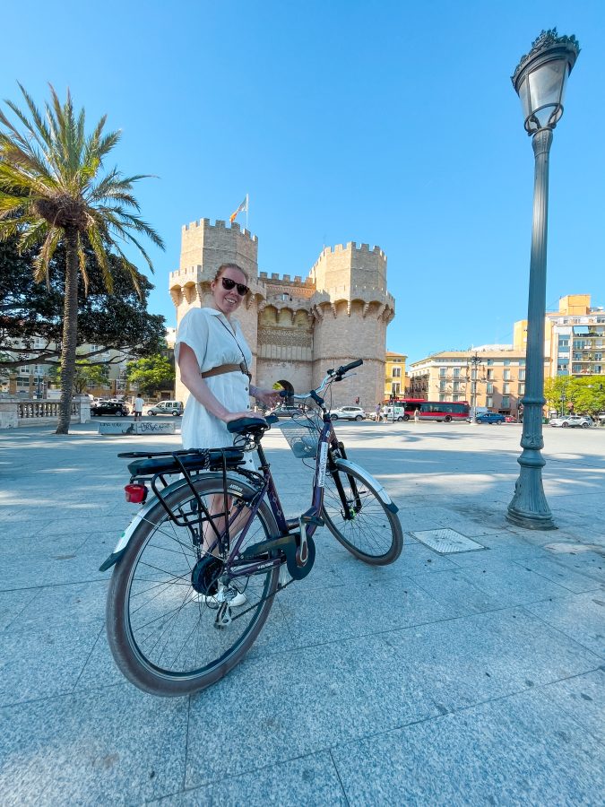 torres de serranos fietstour baja bikes valencia