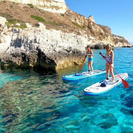 Suppen en snorkelen bij Cagliari (SUP tour) bij de Devil's Saddle