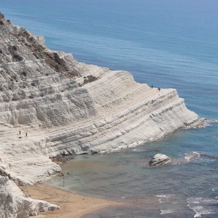 De spierwitte rotsen Scala dei Turchi -Turkse Trappen