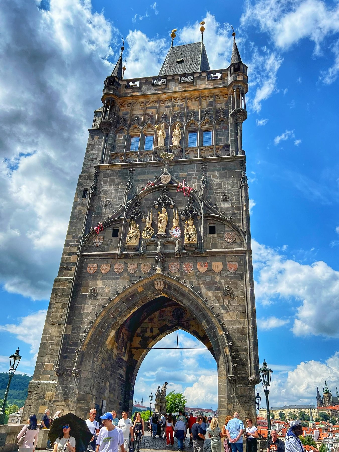 Brugtoren van de Karelsbrug in Praag