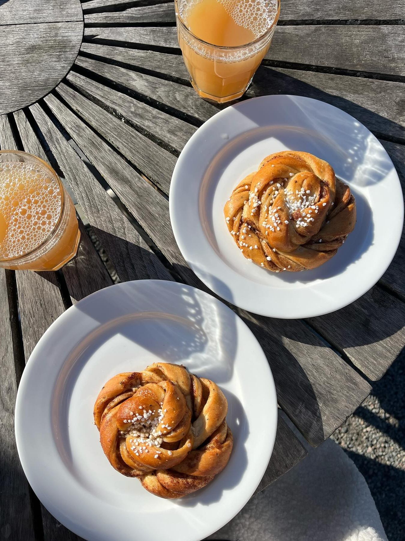 fika in stockholm kaneelbroodje Rosendals Trädgårdskafé