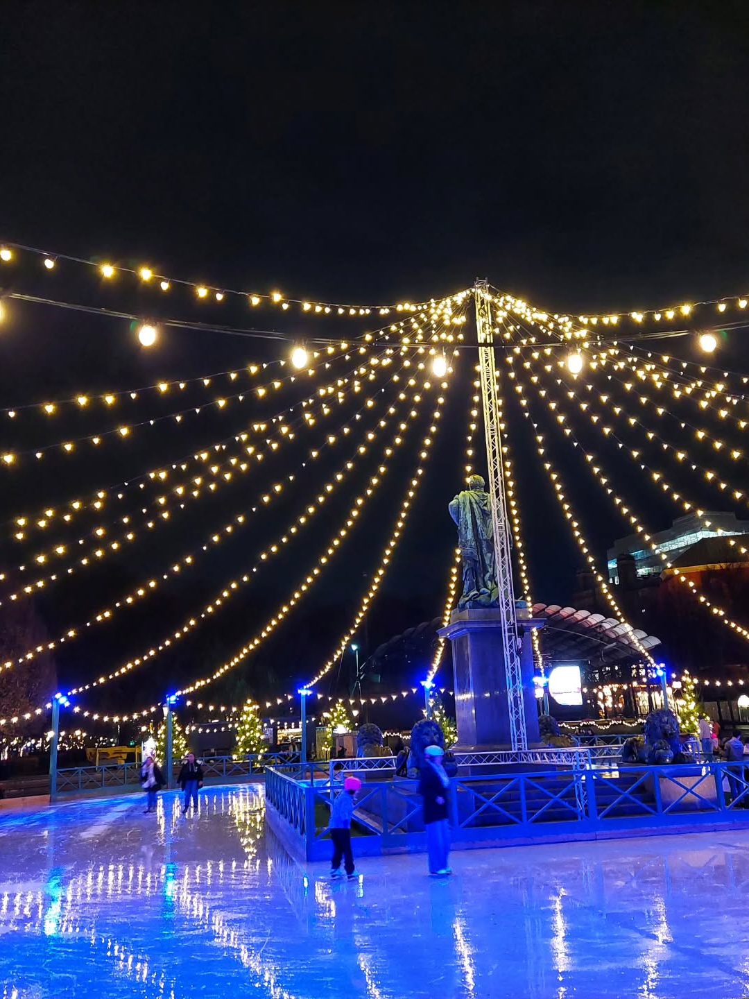 Kungsträdgården schaatsbaan in Stockholm